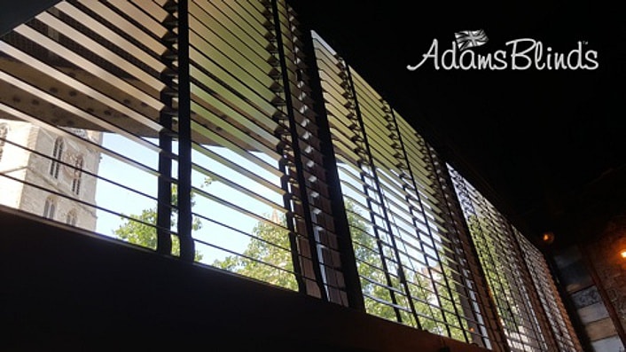 Wood Venetian Blinds With Tapes