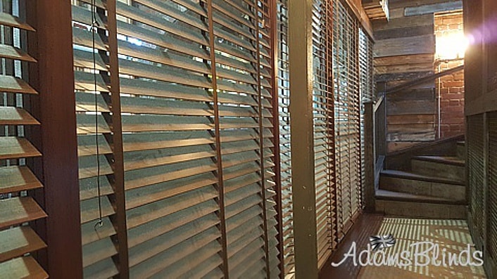 Wood Venetian Blinds With Tapes