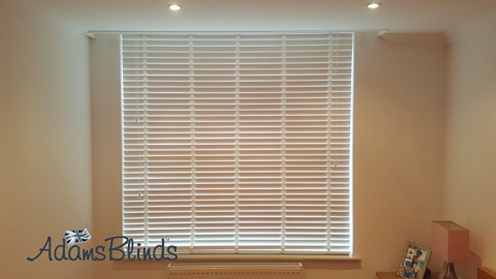 Wood Venetian Blinds With Tapes