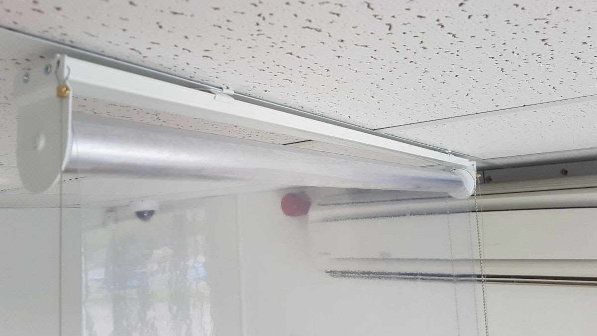 transparent roller blind