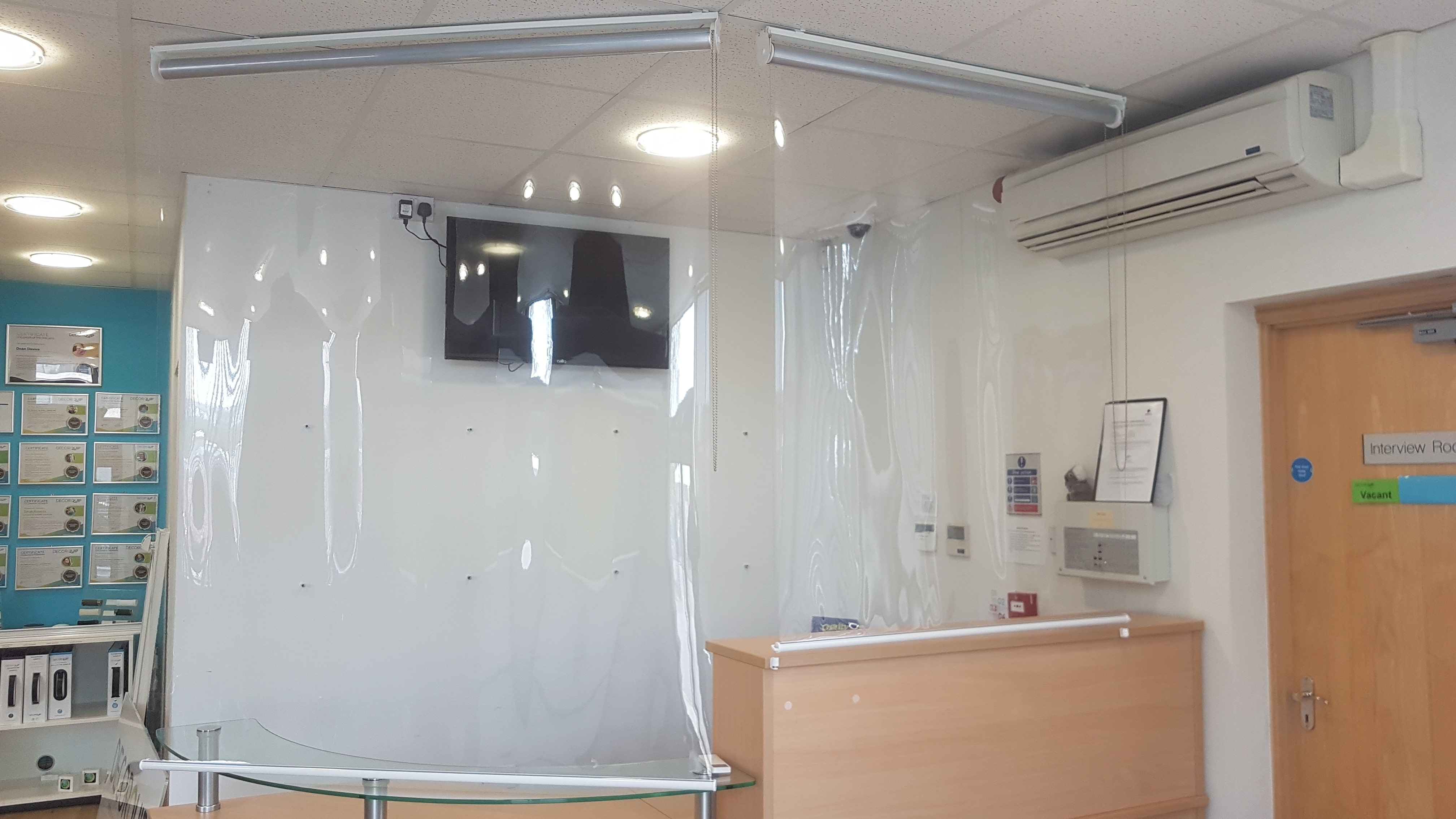 transparent roller blind