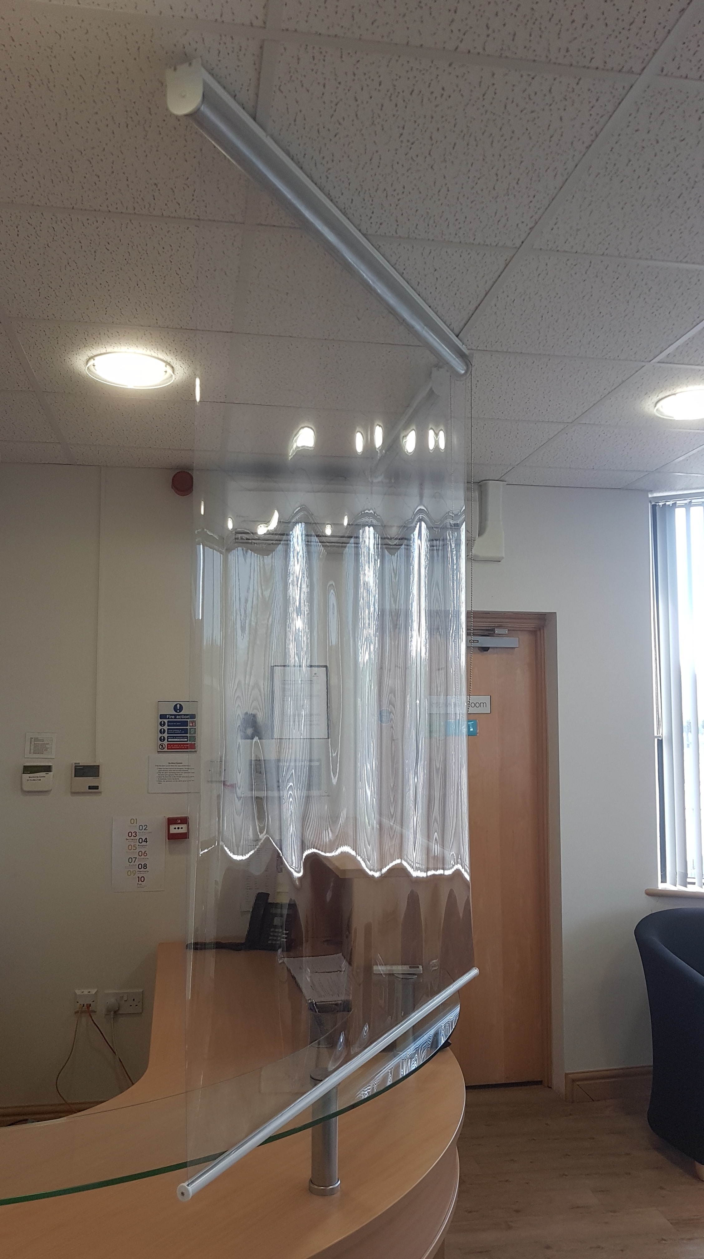 transparent roller blind